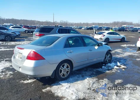 2007 Honda Accord 2.4 Se z USA, uszkodzony, nr VIN 1HGCM56387A155272